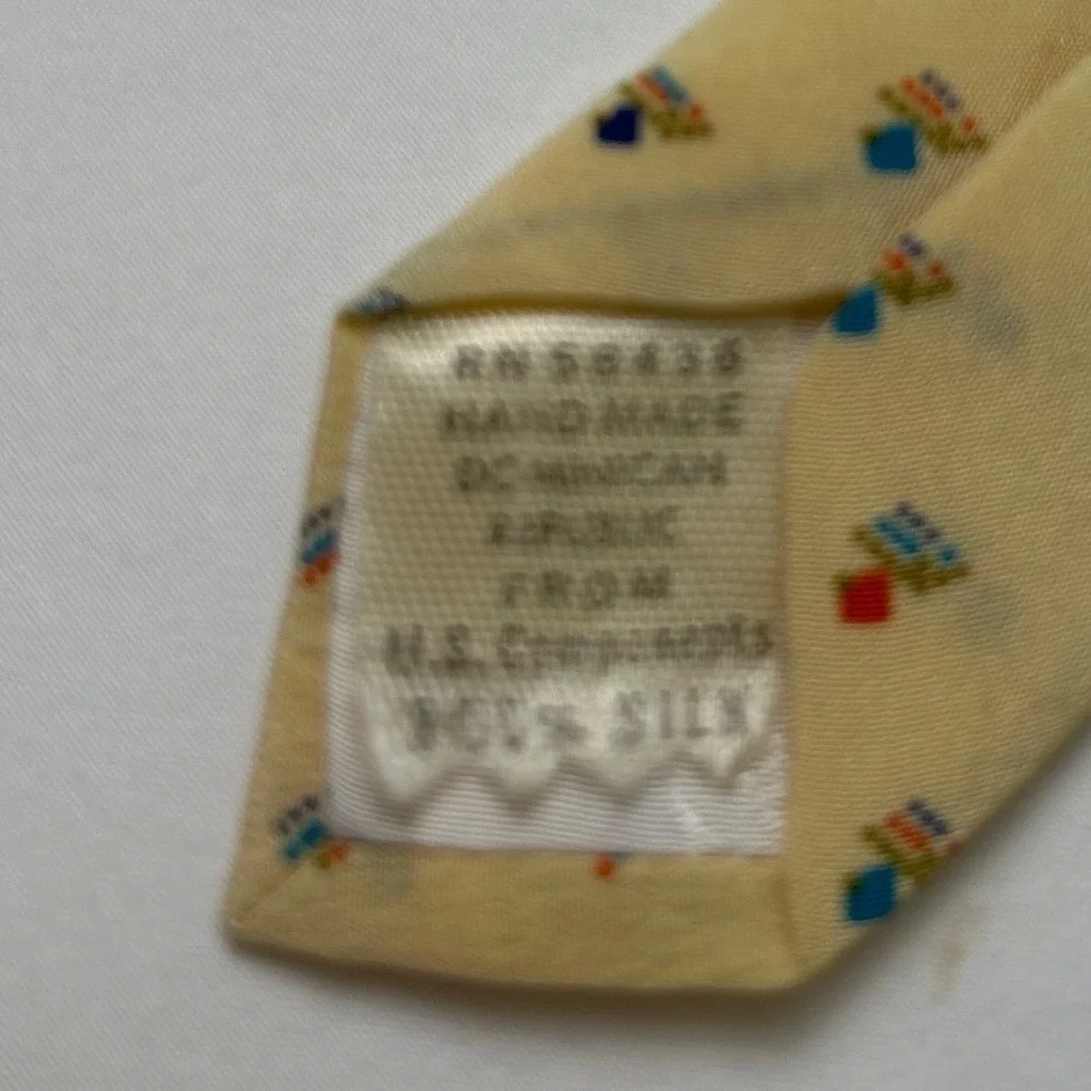 Murray Harris Mens Geometric Diamond Silk Handmade Necktie 55 Inch Yellow
